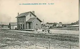 The railway station in Lachaussée-du-Bois-d'Écu in the early 20th century