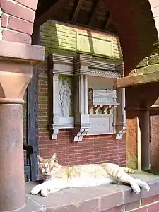 Monument to the Wattses