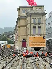 Gleis 9 moving to its new location alongside the station approach (2012)