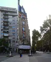 Building known as the Bistrot du peintre.